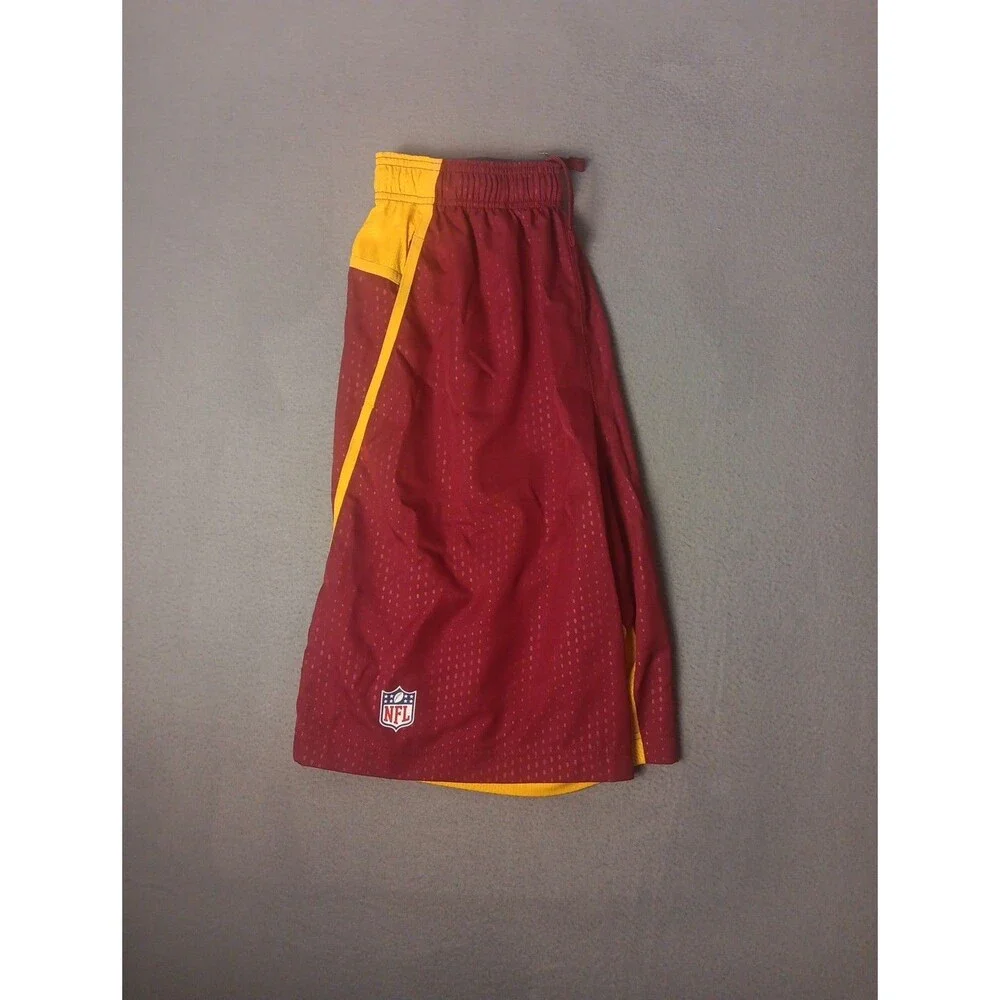 Nike Washington Redskins Shorts Mens M Maroon NFL On Field Training Discontinued
